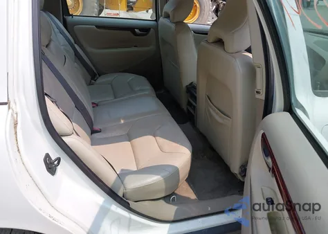 2004 Volvo V70 z USA, uszkodzony, nr VIN YV1SW64A242432672